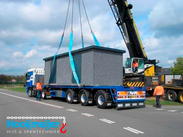 Hijstechniek in speciaaltransport: lossen van een transformatorhuisje